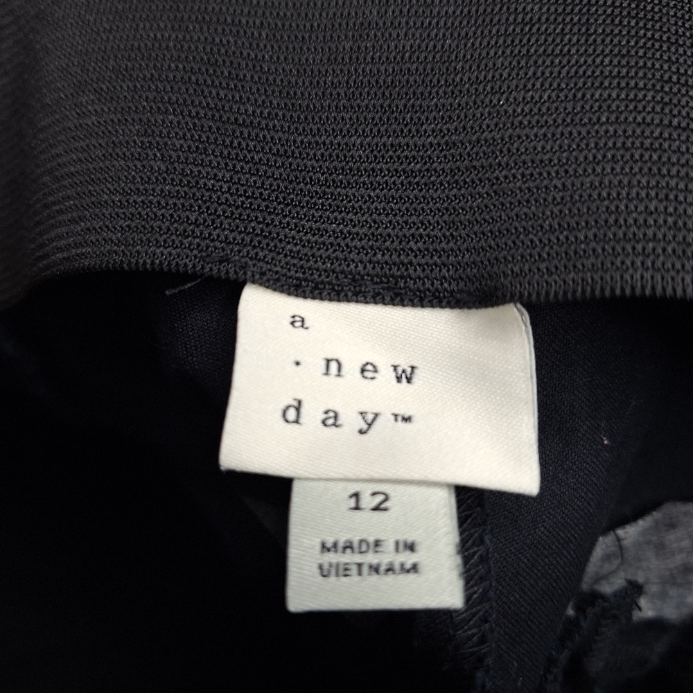 a new day Women's High Rise Black Strechy Slim Leg Trousers Dress Pants - Picture 6 of 7